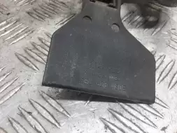 Крюк капота