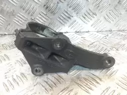 Кронштейн полуоси