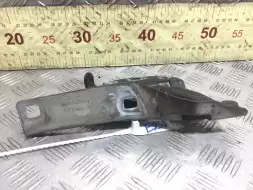 Петля капота левая