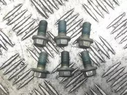 Болт маховика