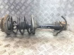 Стойка передняя правая
