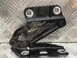 Петля капота правая