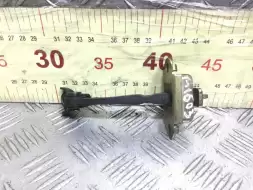 Ограничитель открывания двери передней