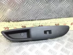 Накладка блока управления стеклоподъемниками