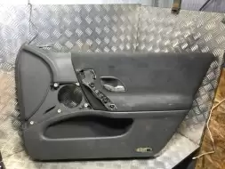 Обшивка двери передней правой (дверная карта)