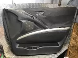 Обшивка двери передней правой (дверная карта)