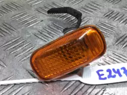 Повторитель передний левый